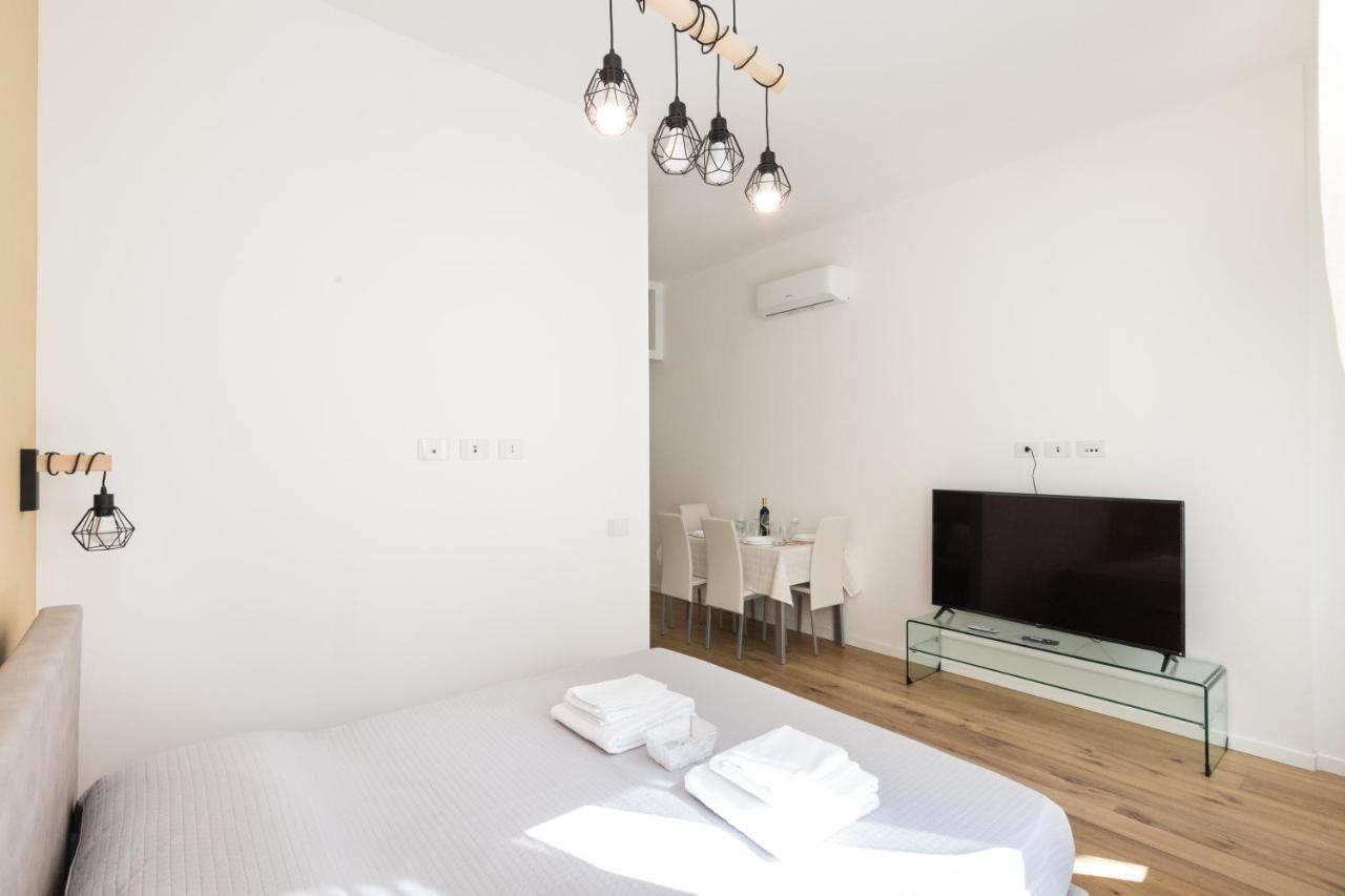 Magnoliaapartments - 18B Visconti Duomo มิลาน ภายนอก รูปภาพ