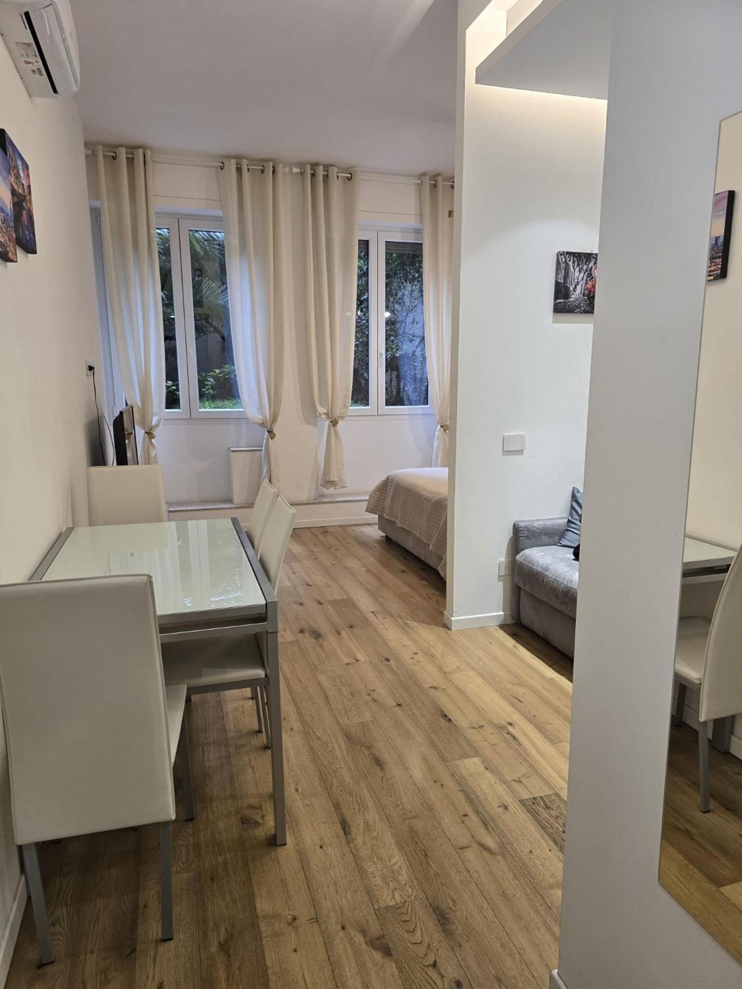 Magnoliaapartments - 18B Visconti Duomo มิลาน ภายนอก รูปภาพ